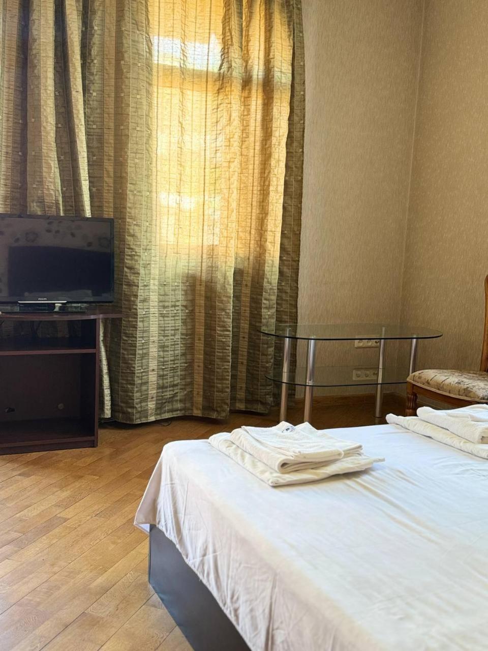 Centre Hotel-Hostel Erevan Esterno foto