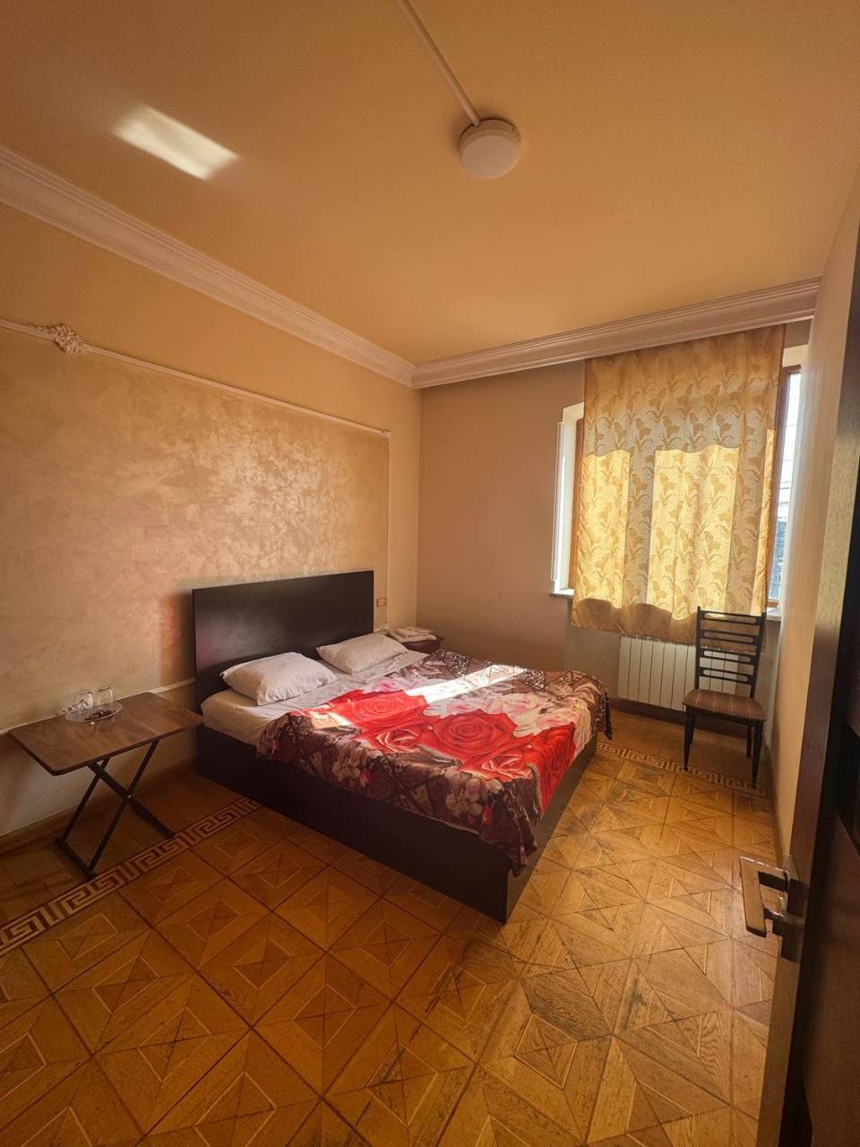 Centre Hotel-Hostel Erevan Esterno foto